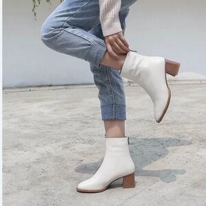 Marc Fisher Floria Cream LEATHER Ankle Bootie Stacked Block Heel Size 11 NEW